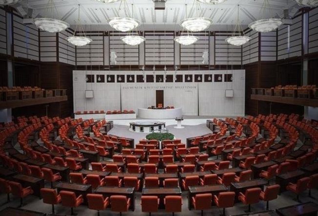Ekonomiye ilişkin düzenlemeler içeren teklif Meclis'ten geçti