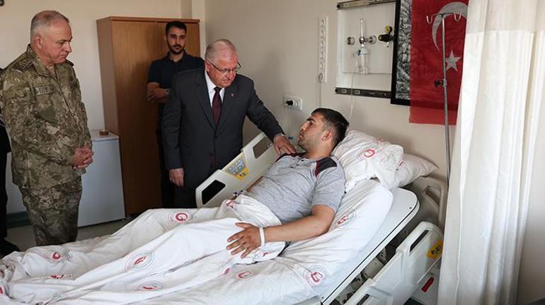 Bakan Gülerden metan gazından zehirlenen askerlere ziyaret