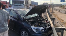Geyve Belediye Başkanı Yıldız ile beraberindeki 3 kişi trafik kazasında yaralandı