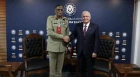 Bakan Güler, IDEF’te Vietnam ve Pakistanlı yetkilileri kabul etti