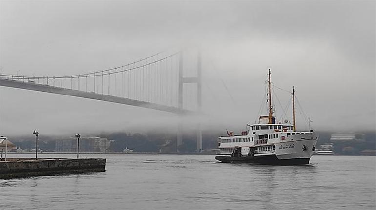 İstanbulda sis Boğazda görüş mesafesi düştü