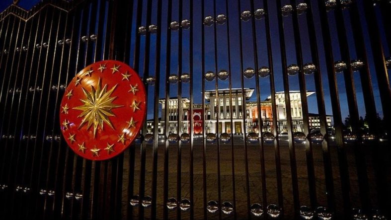 Özgür Özel yalanladı: Saray’ın gözdesi ‘İmamoğlu’ iddiasından vazgeçmedi