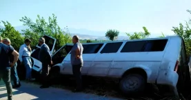 Denizli’de yoldan çıkan servis sazlıklara uçtu: 6 kişi yaralandı!