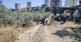 Devrilen traktörün altında kalan yaşlı adam öldü