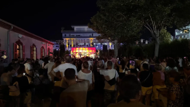 Mavi Ada Bistro Cafe Kuşadası’nın gözdesi olmaya devam ediyor