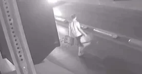Kendisinden boşanmak isteyen eşinin aracını kundakladı: O anlar kamerada