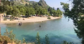 Suya kaçan topunu almak isterken akıntıya kapıldı