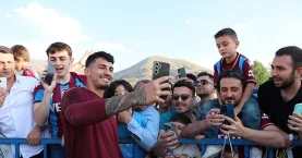 Trabzonspor’da futbolcular taraftarla buluştu