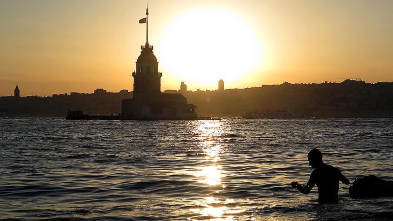 Sıcaklıklar 12 derece birden yükselecek! İstanbul 35 dereceyle kavrulacak