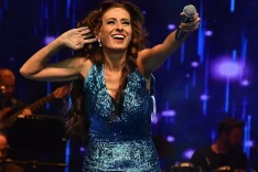 Yıldız Tilbe hastalığını sahnede ilk kez açıkladı: Mikrofon tutmam bile yasak