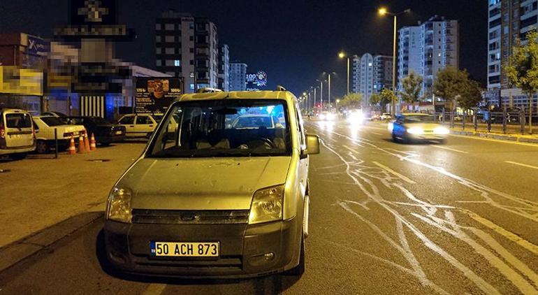 Kayseride korkunç kaza Önce hafif ticari araç çarptı sonra otomobil ezdi