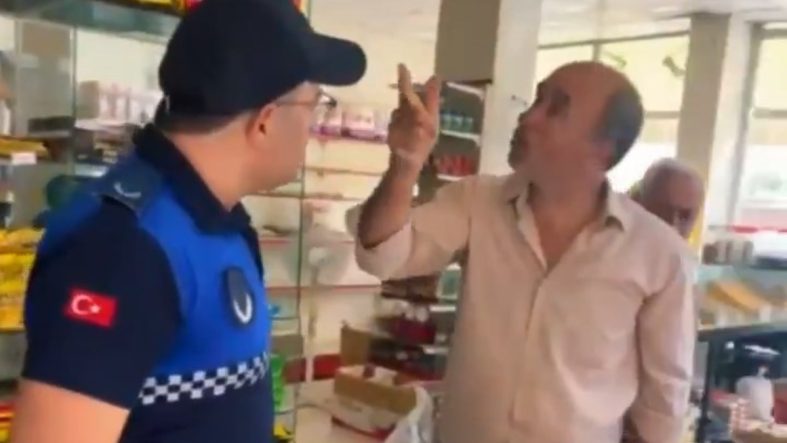 Gaziantep'te tarihi geçmiş ürün satan marketin sahibi zabıtalara saldırdı