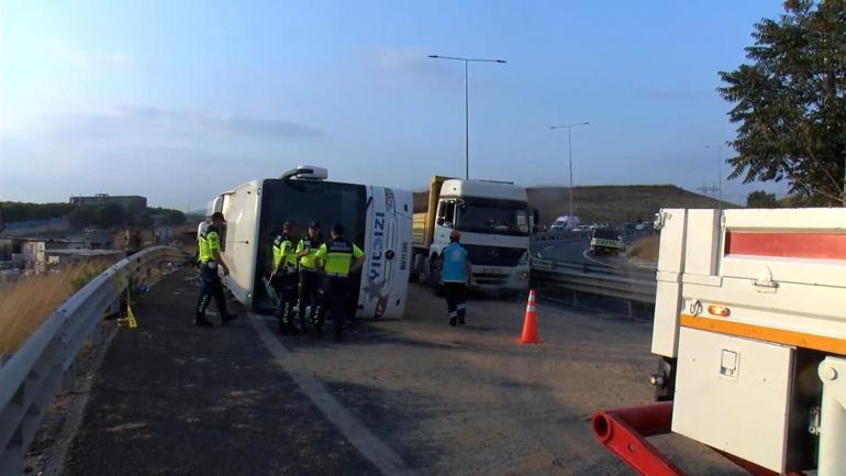 Kuzey Marmara Otoyolunda feci kaza Yolcu otobüsü devrildi: 4 ölü, 20 yaralı