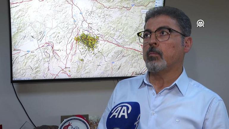 Sındırgı’da 10-12 kilometre uzunlukta bir fay kırılmış