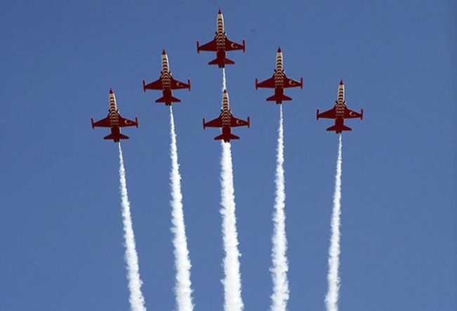 Türk Yıldızları'ndan nefes kesen gösteri!