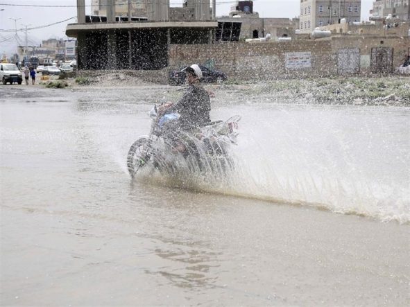Yemen'de sel 7 can aldı