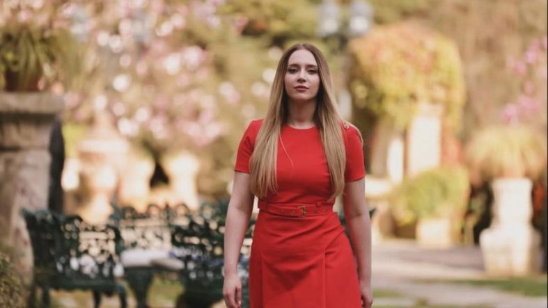 Hayal Köseoğlu’nun acı günü: Babasını kaybetti