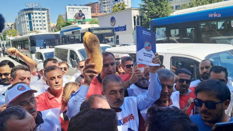 Birleşik Kamu-İş'in Cumhurbaşkanlığı'na yürüyüşüne polis izin vermedi
