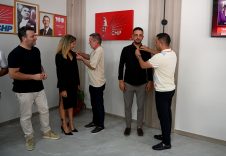 KUŞADASI’NDA GENÇ AVUKATLAR ‘ADALET’ İÇİN CHP DEDİ