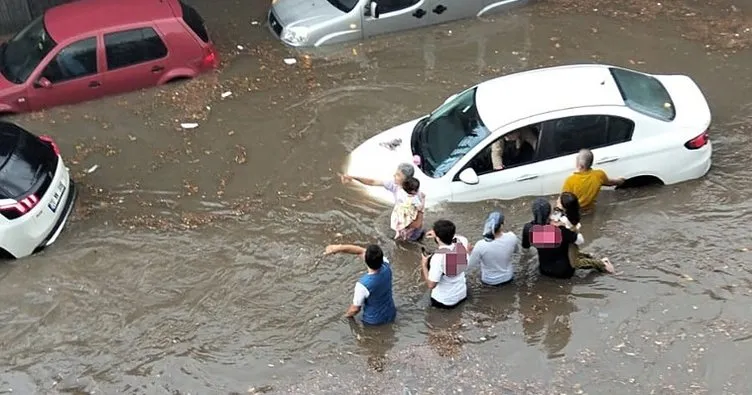 Denizli’de şiddetli sağanak: Ev ve alt geçitler sular altında kaldı!