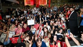 İnan Güney’in gözaltına alınması Beyoğlu Belediyesi önünde protesto edildi