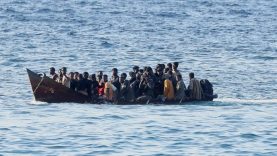 Akdeniz’de yine tekne battı, 20 göçmen hayatını kaybetti