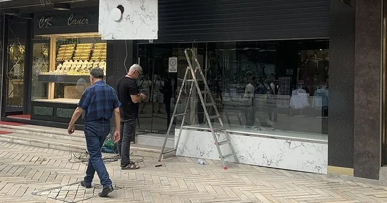 İcralık kuyumcu altınları alıp kaçtı