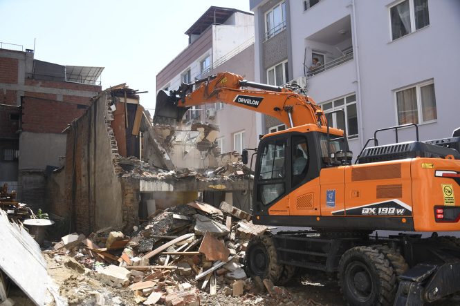 KUŞADASI’NDA KENTSEL DÖNÜŞÜM ÇALIŞMALARI DEVAM EDİYOR