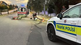 Kütahya’da motosiklet kaldırıma çarptı: 1 ağır yaralı