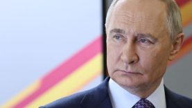 Avusturya Dışişleri Bakanı’ndan Trump-Putin zirvesine eleştiri