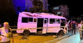 Aydın’da feci kaza! Otomobil ile yolcu minibüsü çarpıştı: 11 yaralı