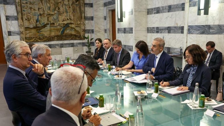 Bakan Hakan Fidan, İtalya Dışişleri Bakanı Tajani ile Roma'da görüştü
