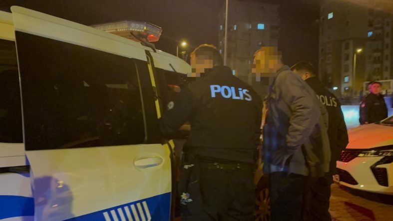 Kayseri'de bir baba polisten kaçan oğluna tepki gösterdi: Lastik yerine keşke kafana sıksalardı