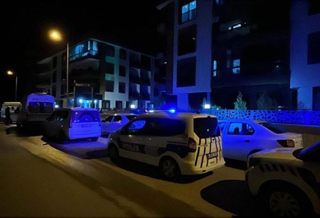 İzmir'de dehşet! Anne, baba ve oğulları evde tabancayla öldürülmüş halde bulundu