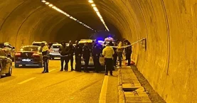 Otomobil içerisinde silahlı kavga: 1 ölü, 1 yaralı
