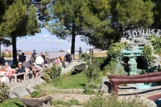 Yabancı Turistler Pamukkale’de Türk Misafirperverliğini ve Lezzetlerini Keşfediyor