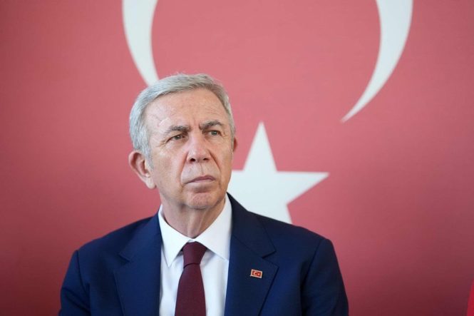 Mansur Yavaş'tan Erhürman'a tebrik