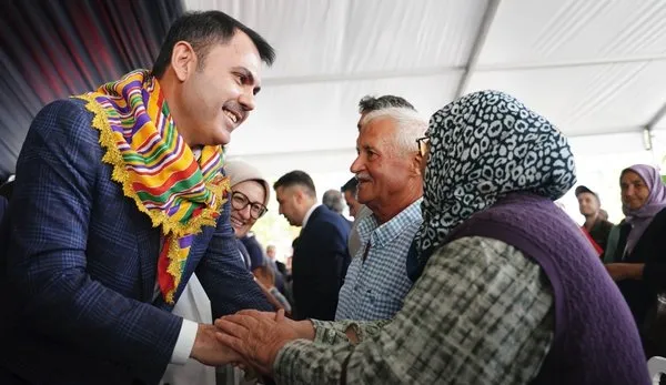 sindirgili-koyluler-kendi-evlerinin-temelini-bakan-kurum-ile-birlikte-atti-1758264973322.jpg