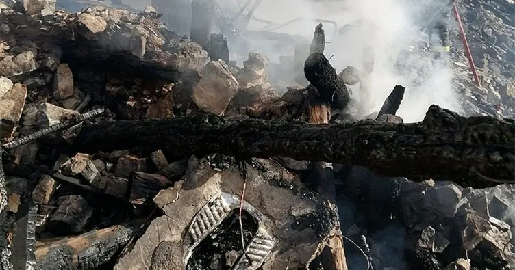 Yangın çıkan evde ağabey-kardeş öldü