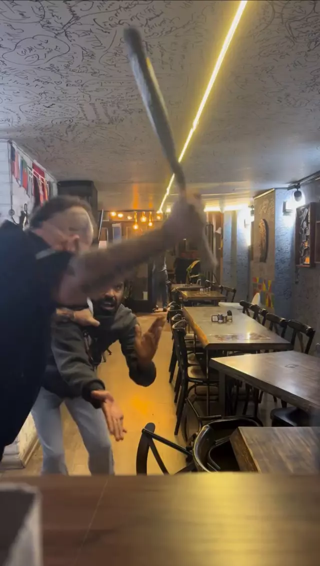 Beyoğlu'nda oyuncu Bahadır Ünlü hırsızlık yaptığı iddiasıyla çalışanını beyzbol sopasıyla darbetti