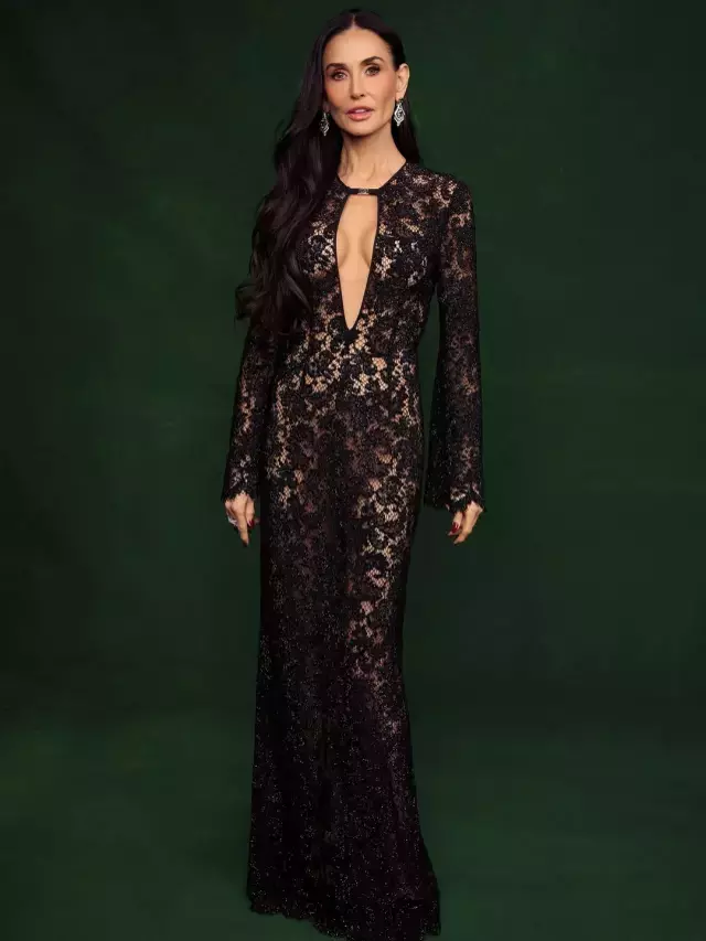 Kim der 63 yaşında? Ünlü yıldız galada göz kamaştırdı