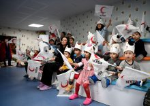 KUŞADASI BELEDİYESİ ÇOCUK GELİŞİM MERKEZİ’NDE MİNİKLERE ‘KIZILAY’ ANLATILDI