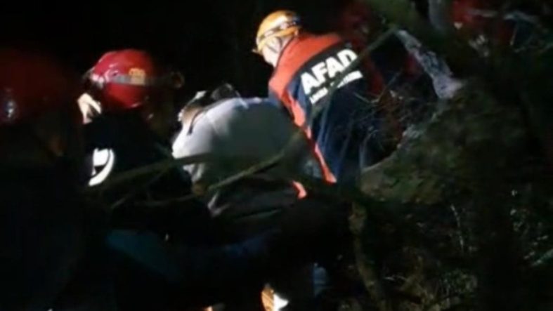 Bursa’da ormanda mahsur kalan vatandaş kurtarıldı