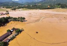 Güney Asya’da sel yüzlerce can aldı
