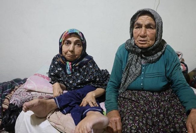 Ömrünü engelli kızı için adadı: Nazmiye Anne’nin yürek burkan mücadelesi