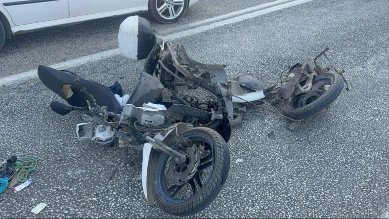 Muğla’da feci kazada motosiklet ikiye ayrıldı: 2 yaralı