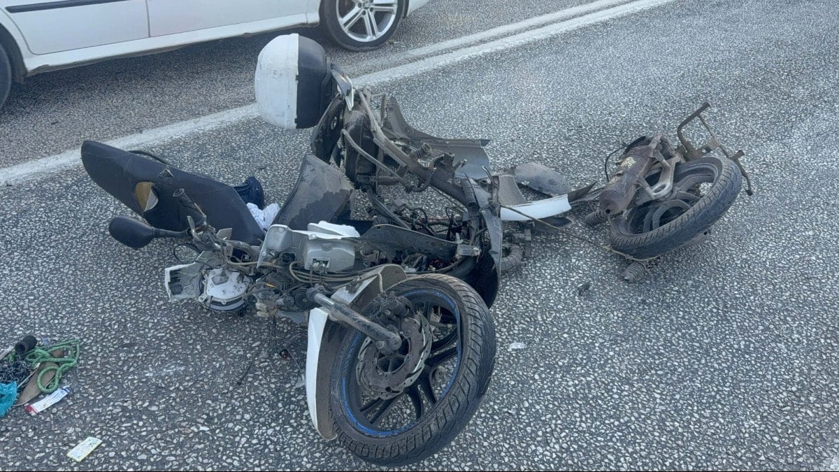 Muğla’da feci kazada motosiklet ikiye ayrıldı: 2 yaralı