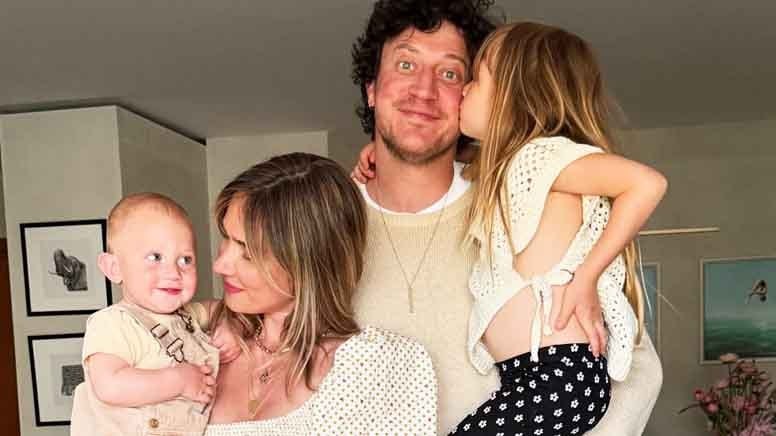 Bir ünlü çift daha Türkiye’den taşındı