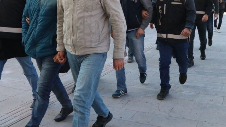 Midelerinde uyuşturucu kapsülü taşıyan 4 İranlı yakalandı