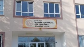 Öğrenciler mağdur oluyor, müdürlük seyrediyor!